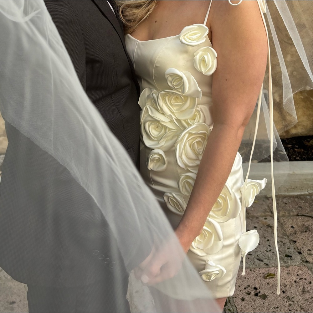 PRE-LOVED Elegant White Dress with Floral Accents